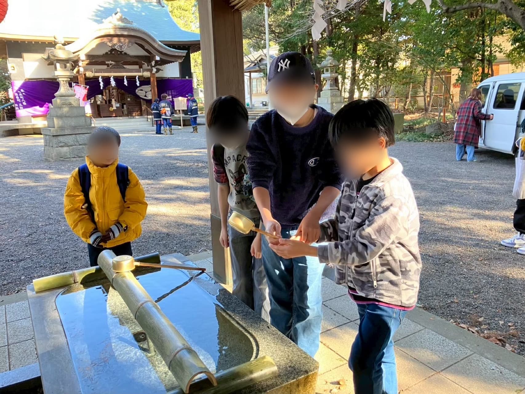神社でのお出かけ